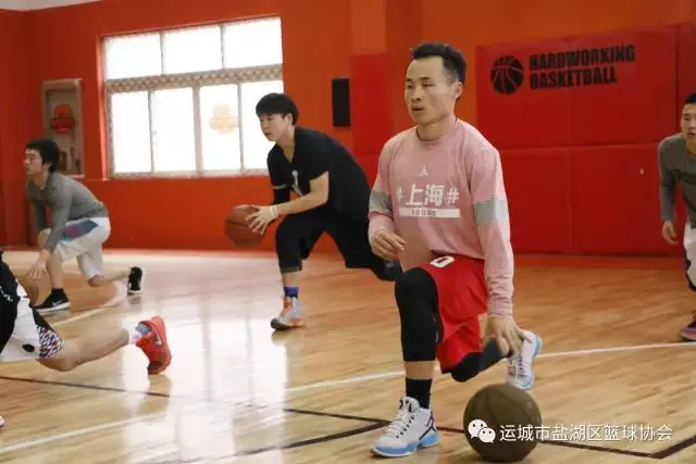 专业篮球运动员分享获得荣誉的经验_2